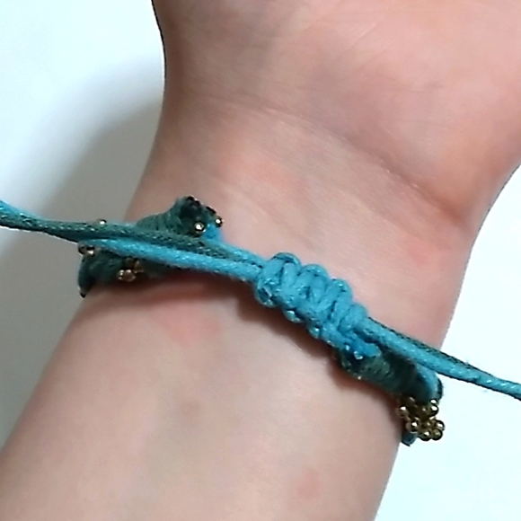 Blue and gold colored bracelet - Picture 4 of 4